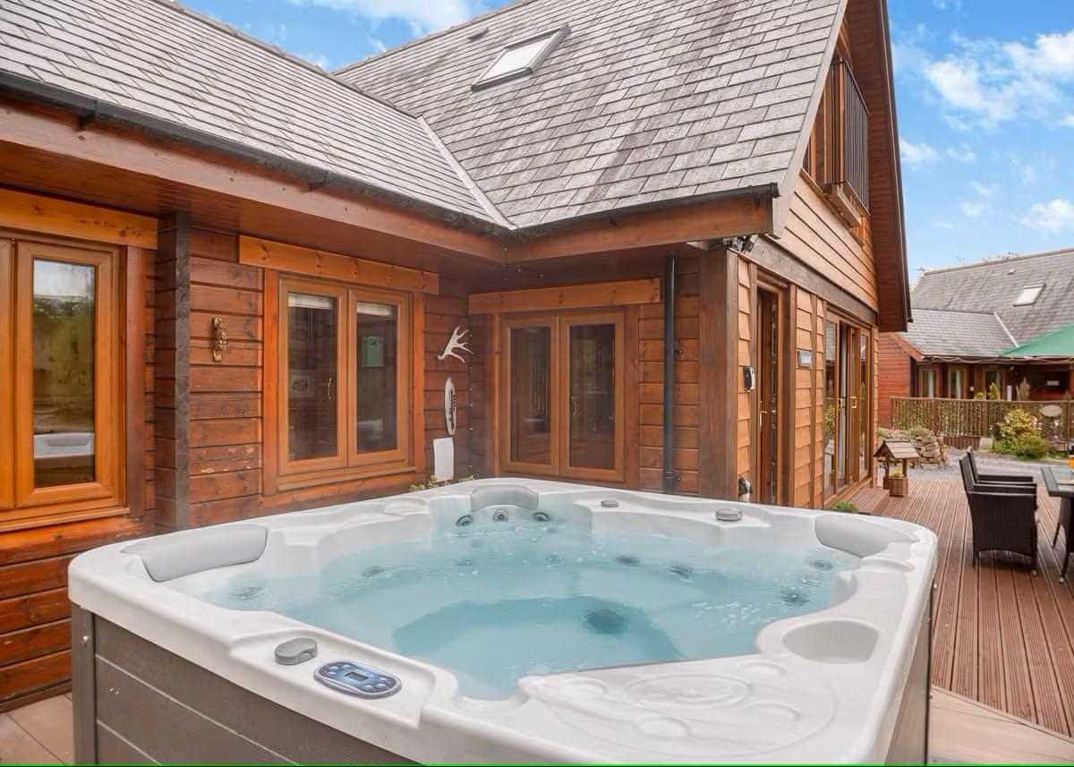 Anglesey Lakeside Lodges, Llandegfan